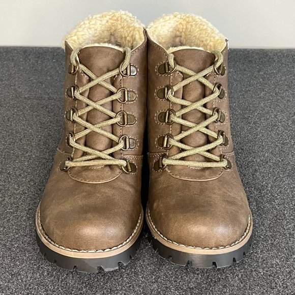 Cliffs booties taupe 6 1/2M - Picture 1 of 11